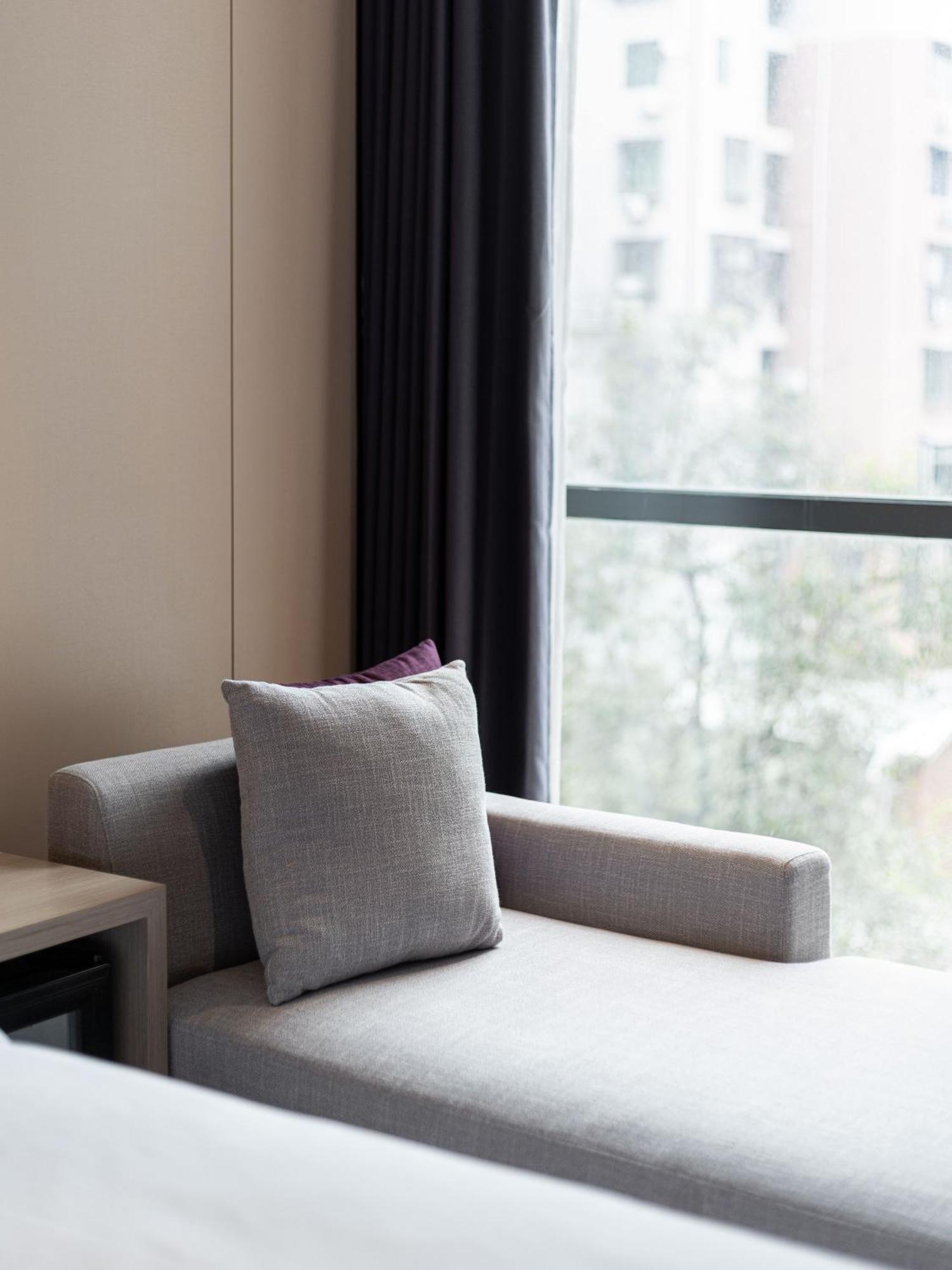 Lavande International Hotel Guangzhou Taikoo Hui Square Shipaiqiao Metro Station Branch - Free Shuttle Bus To Canton Fair Complex During Canton Fair Period & Free Vpn Internet Access Eksteriør bilde