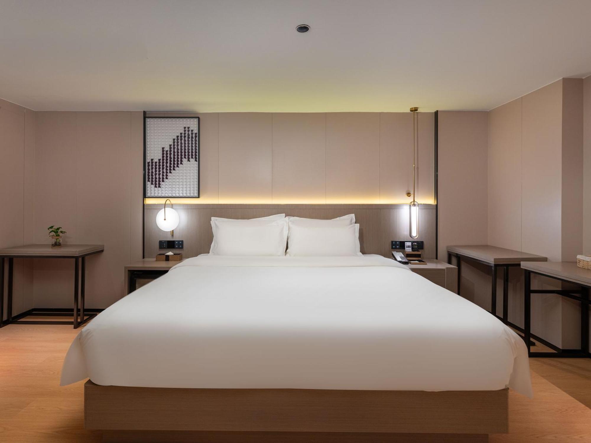 Lavande International Hotel Guangzhou Taikoo Hui Square Shipaiqiao Metro Station Branch - Free Shuttle Bus To Canton Fair Complex During Canton Fair Period & Free Vpn Internet Access Eksteriør bilde