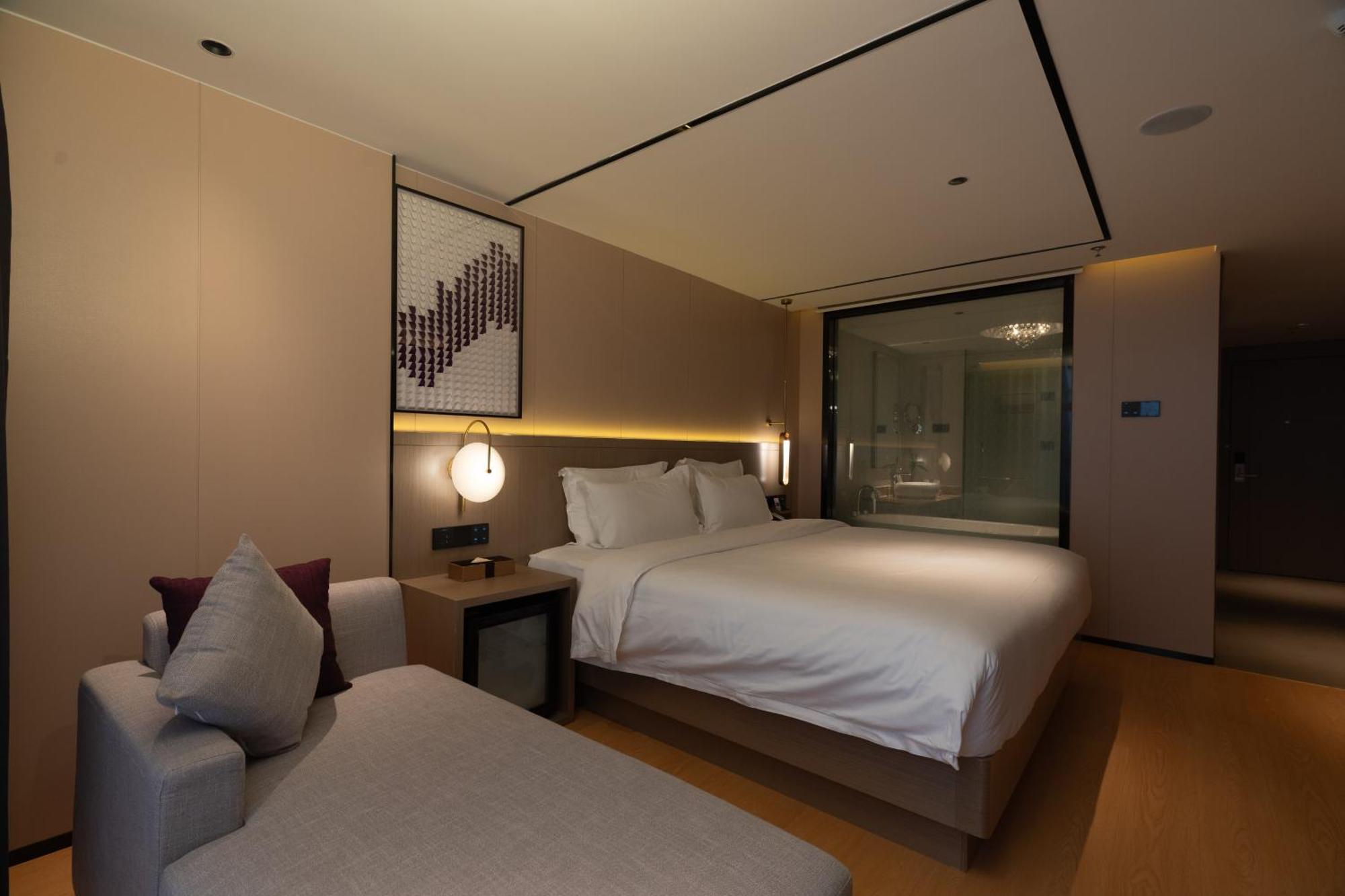 Lavande International Hotel Guangzhou Taikoo Hui Square Shipaiqiao Metro Station Branch - Free Shuttle Bus To Canton Fair Complex During Canton Fair Period & Free Vpn Internet Access Eksteriør bilde