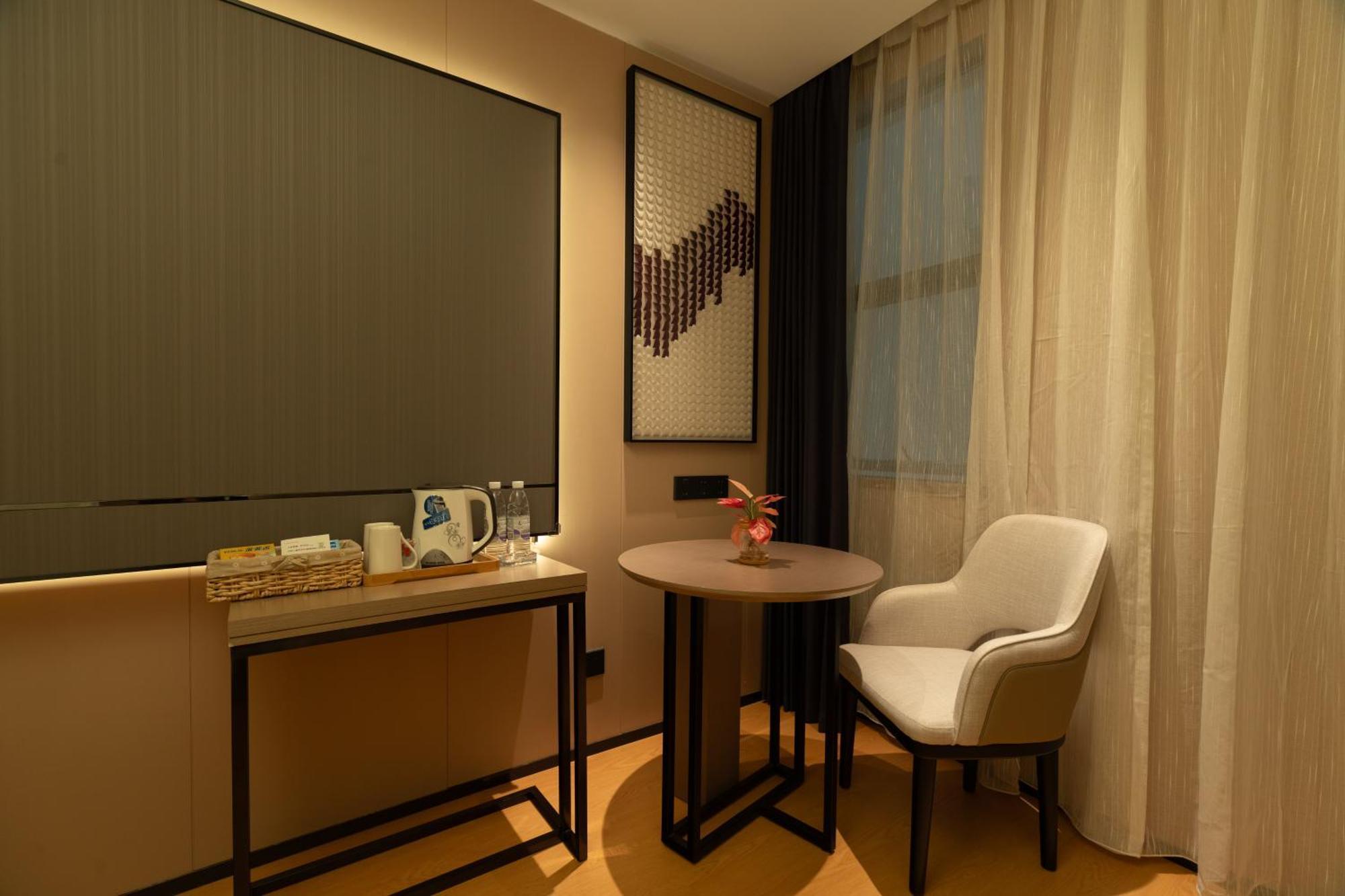 Lavande International Hotel Guangzhou Taikoo Hui Square Shipaiqiao Metro Station Branch - Free Shuttle Bus To Canton Fair Complex During Canton Fair Period & Free Vpn Internet Access Eksteriør bilde