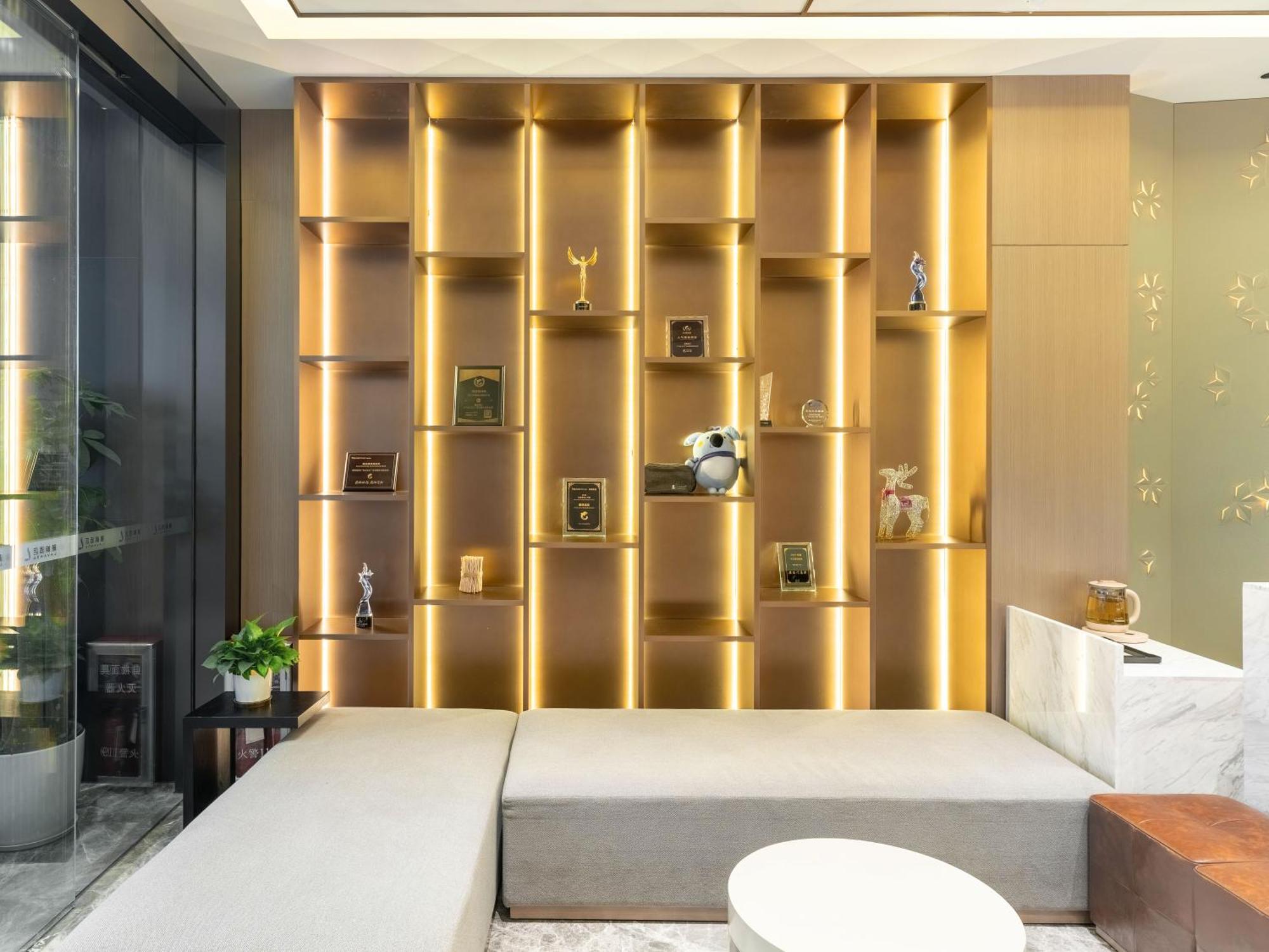 Lavande International Hotel Guangzhou Taikoo Hui Square Shipaiqiao Metro Station Branch - Free Shuttle Bus To Canton Fair Complex During Canton Fair Period & Free Vpn Internet Access Eksteriør bilde